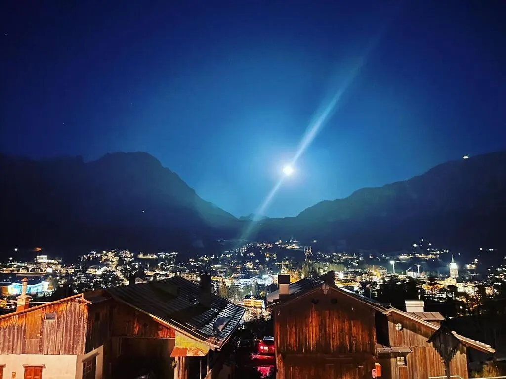 Surrounded By A Breathtaking Panorama! Cortina 4+2 Beds, Two Bathrooms On Two Floors Cortina d'Ampezzo 0*,