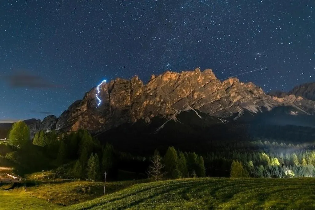 Apartment Surrounded By A Breathtaking Panorama! Cortina 4+2 Beds, Two Bathrooms On Two Floors Cortina d'Ampezzo