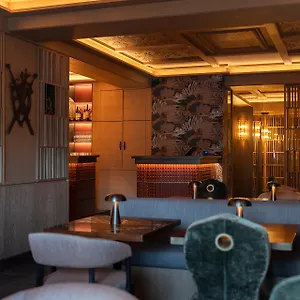 Eight Cortina Hotel